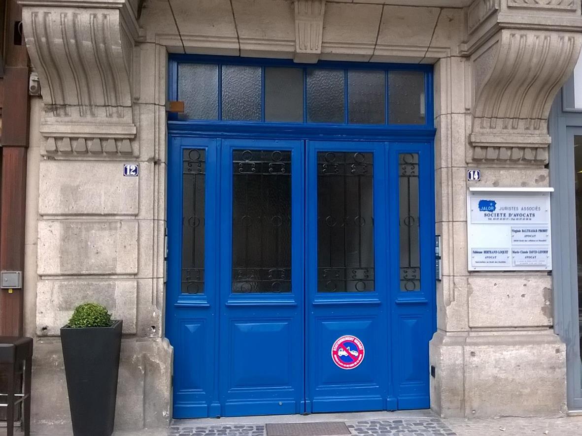 Porte d'immeuble